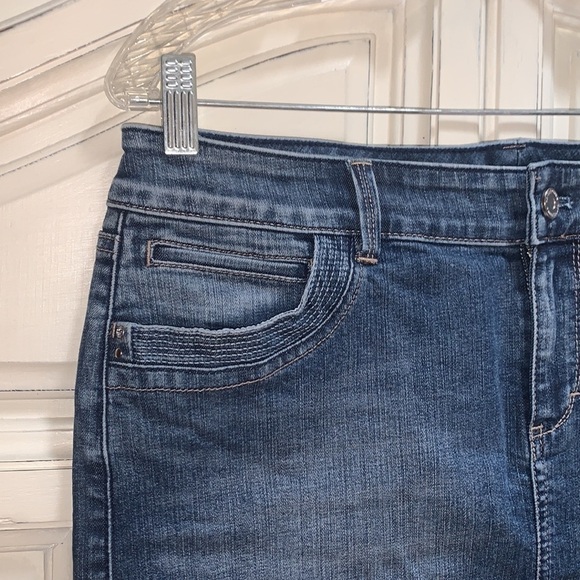 WHBM Jean Skirt distressed with Embroidered Pockets 8 - Picture 6 of 13